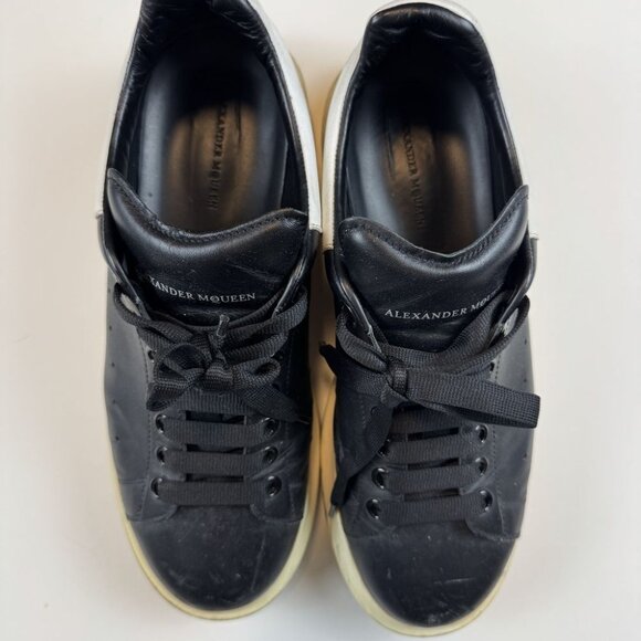 Alexander McQueen Oversized Sneaker - Picture 4 of 11